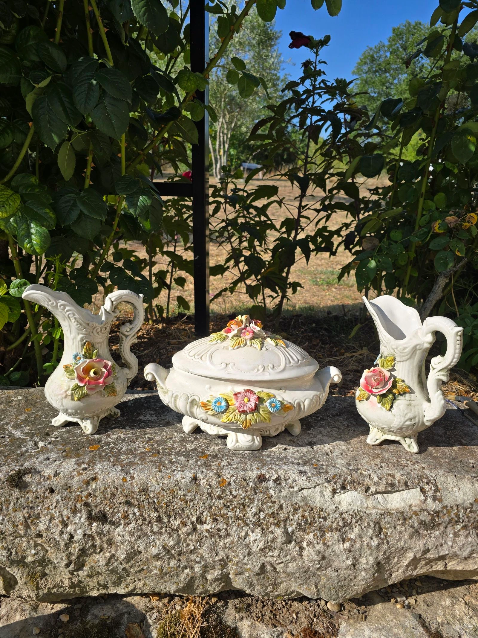 Lot barbotine italienne vintage - soupière et pichets 
